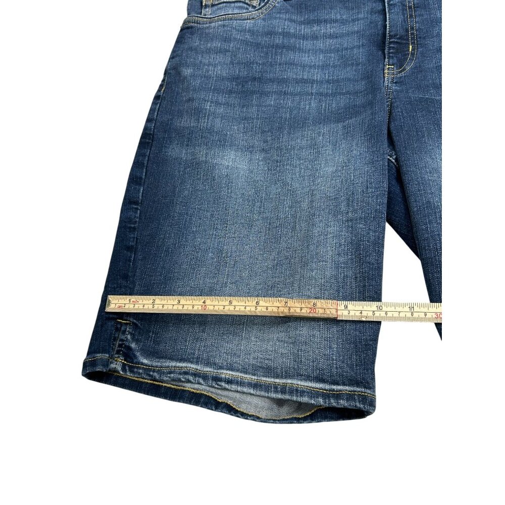 Liz Claiborne Womens Mid-Rise Sara Denim Shorts Size 18 Blue Made In Pakistan - Picture 6 of 11